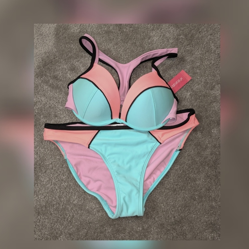{NWT} Xhilaration Bikini